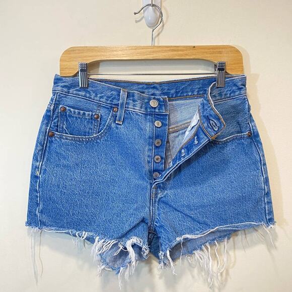 Premium Denim Levi's Festival Cut Out Shorts Capital E, Raw Hem, Button Fly 28 - Picture 2 of 10